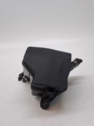 CAJA RELES / FUSIBLES TOYOTA YARIS (6)