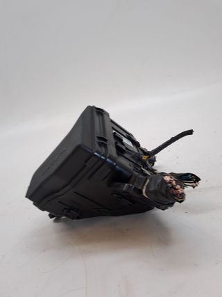 CAJA RELES / FUSIBLES TOYOTA YARIS (6)