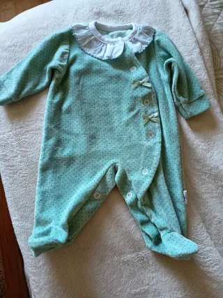 Body de recém-nascido com pintinhas