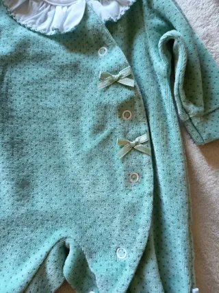 Body de recém-nascido com pintinhas