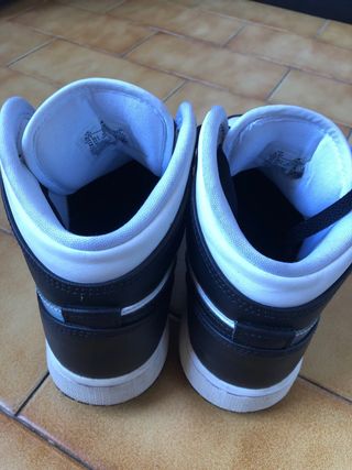 Zapatillas Nike Air Jordan Negras y Blancas