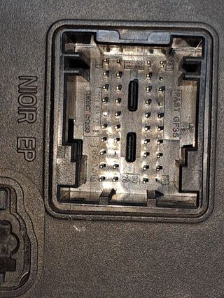 CAJA RELES / FUSIBLES PEUGEOT 407