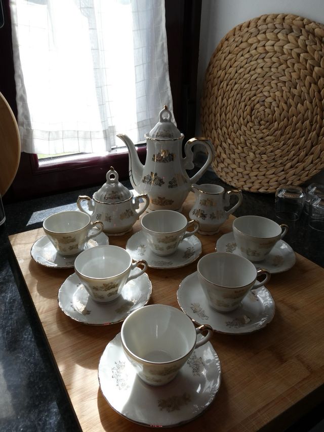 Juego de café porcelana blanco y oro