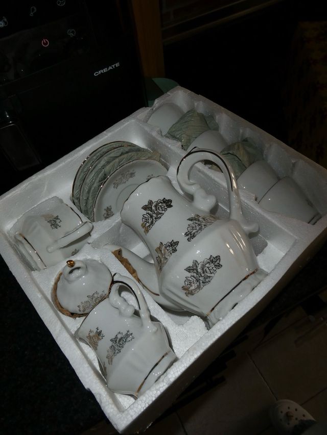 Juego de café porcelana blanco y oro