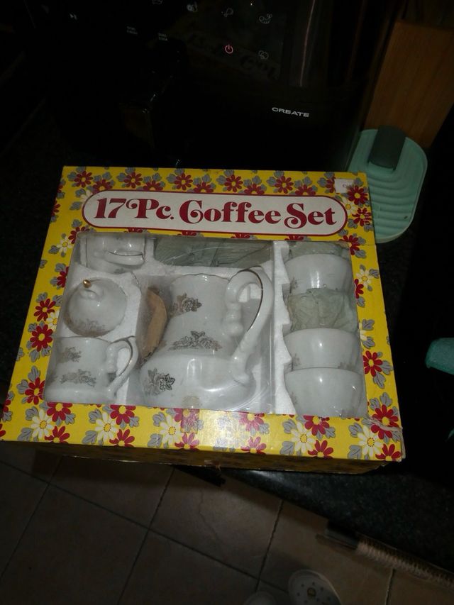 Juego de café porcelana blanco y oro