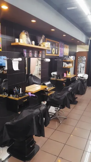 TRASPASO BARBERIA / PELUQERIA/ SALON DE UÑAS