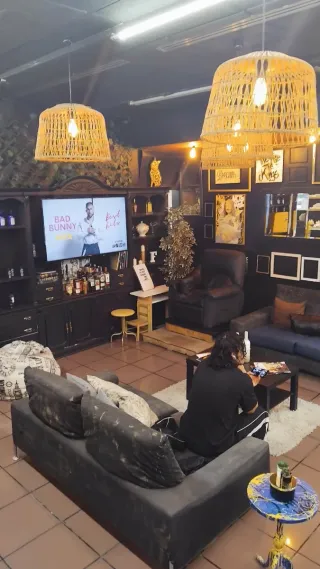 TRASPASO BARBERIA / PELUQERIA/ SALON DE UÑAS