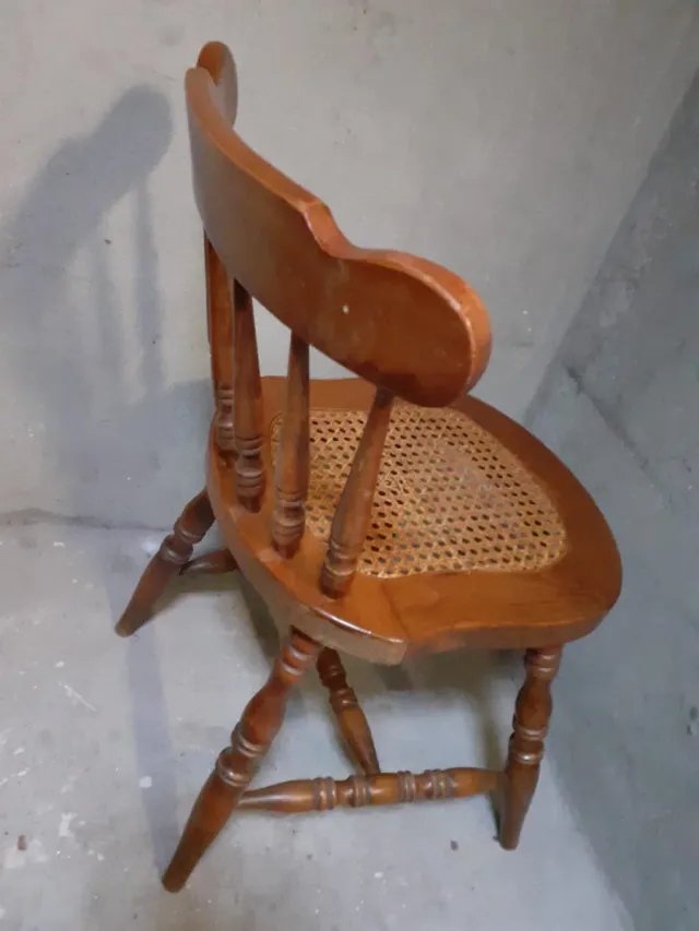 Silla de comedor o auxiliar clásica buen estado