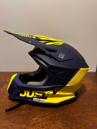 Just1 J-18 casco con MIPS
