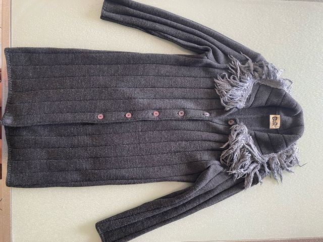 Cardigan grigio con frange
