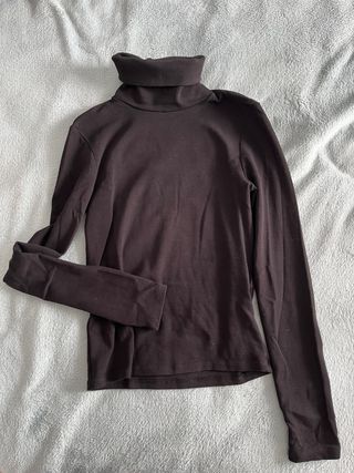 Camiseta cuello alto