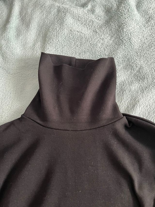Camiseta cuello alto