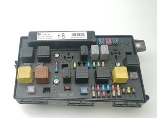CAJA RELES / FUSIBLES OPEL ZAFIRA B