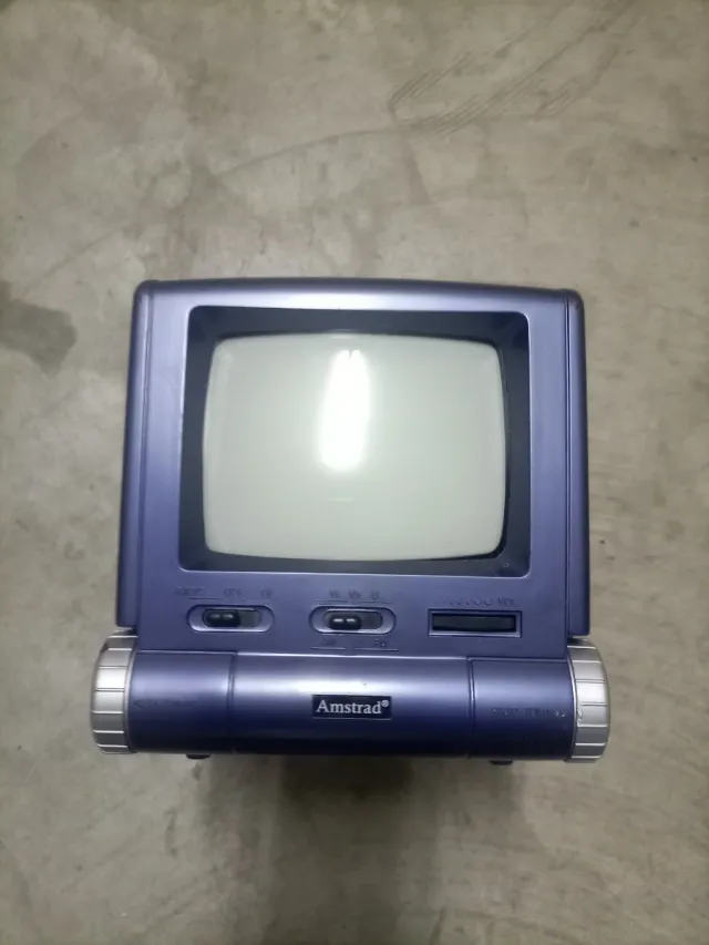 TV Portatile Amstrad con Radio FM