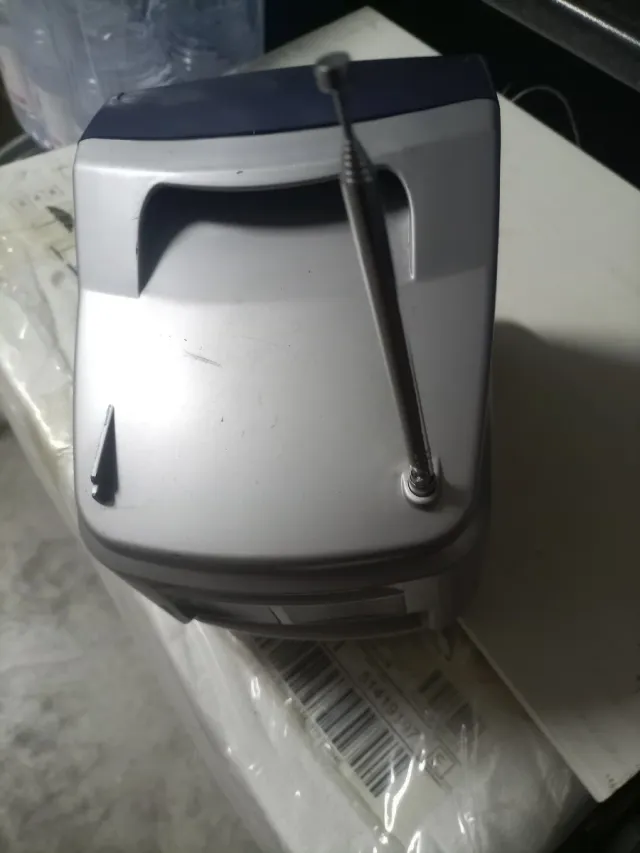 TV Portatile Amstrad con Radio FM