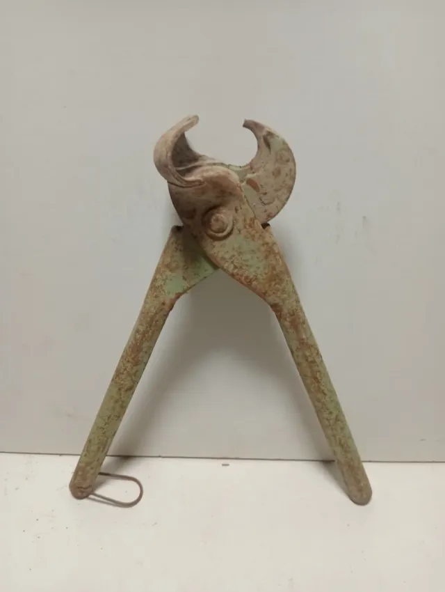 Cortatubos antiguo Urko