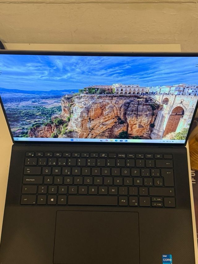 Dell Precision 5560 i7-11850H 32GB 1TB