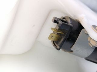 DEPOSITO LIMPIA MITSUBISHI MONTERO (V80/V90) (2)