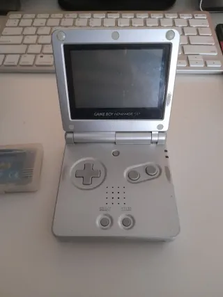 Nintendo Game Boy Advance SP Plata