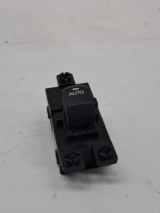 MANDO ELEVALUNAS DELANTERO DERECHO HYUNDAI IX20