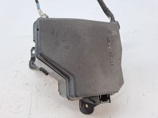 CAJA RELES / FUSIBLES TOYOTA YARIS (7)