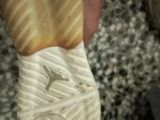 Zapatillas Nike Beige y Blancas