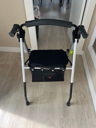 Andador Plegable con Asiento y Bolsa