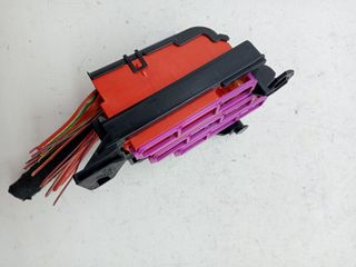 CAJA RELES / FUSIBLES AUDI A1 SPORTBACK (GBA)