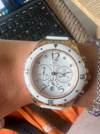 Lote 4 Relojes Folli Follie.
