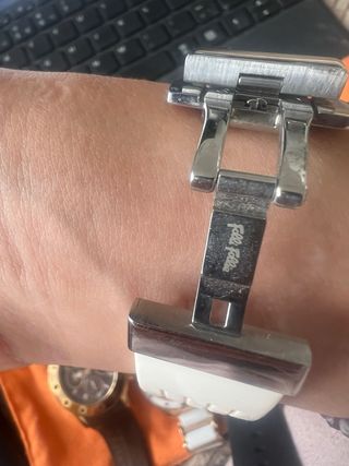 Lote 4 Relojes Folli Follie.
