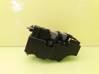 CAJA RELES / FUSIBLES OPEL CORSA E (2)