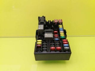 CAJA RELES / FUSIBLES OPEL CORSA E (2)