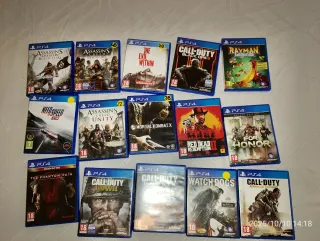 PS4 (PlayStation 4) Negra + 15 Juegos