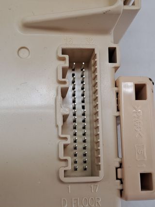 CAJA RELES / FUSIBLES KIA CEED (4)