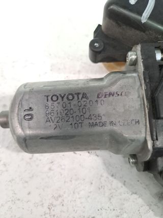 MOTOR ELEVALUNAS TRASERO IZQUIERDO TOYOTA AURIS