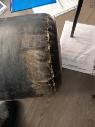 Saco de boxeo negro con cadena