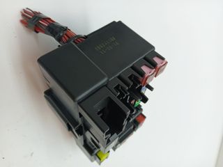 CAJA RELES / FUSIBLES OPEL CORSA E (3)