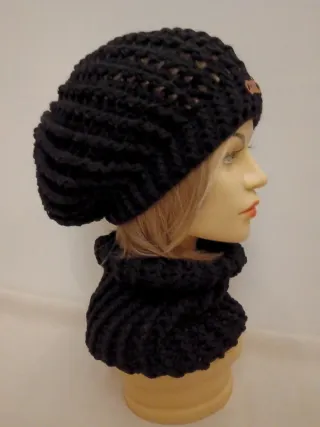 Set berretto e scaldacollo lana crochet nero