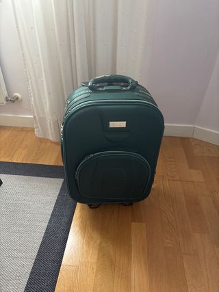 Maleta de viaje verde con 2 ruedas