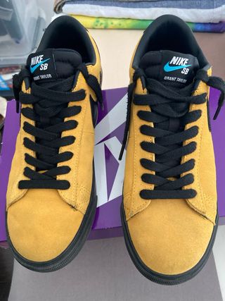Zapatillas Nike SB Blazer Low Amarillo Negro