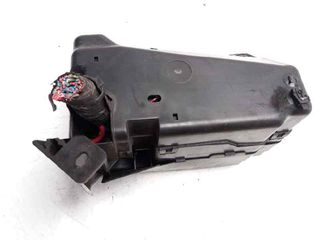 CAJA RELES / FUSIBLES MITSUBISHI MONTERO (V60/V70)
