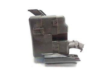 CAJA RELES / FUSIBLES MITSUBISHI MONTERO (V60/V70)