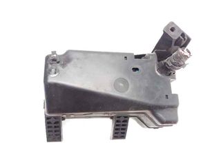 CAJA RELES / FUSIBLES MITSUBISHI MONTERO (V60/V70)
