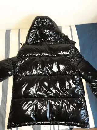 Abrigo Negro Brillante