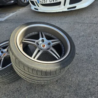 Llantas HRE 19” USA con Neumáticos Porsche