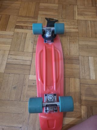 Skate rojizo para niños que quieran se r skaters