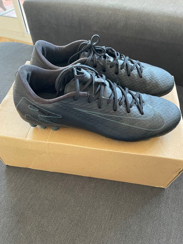 Botas de fútbol Nike Negras