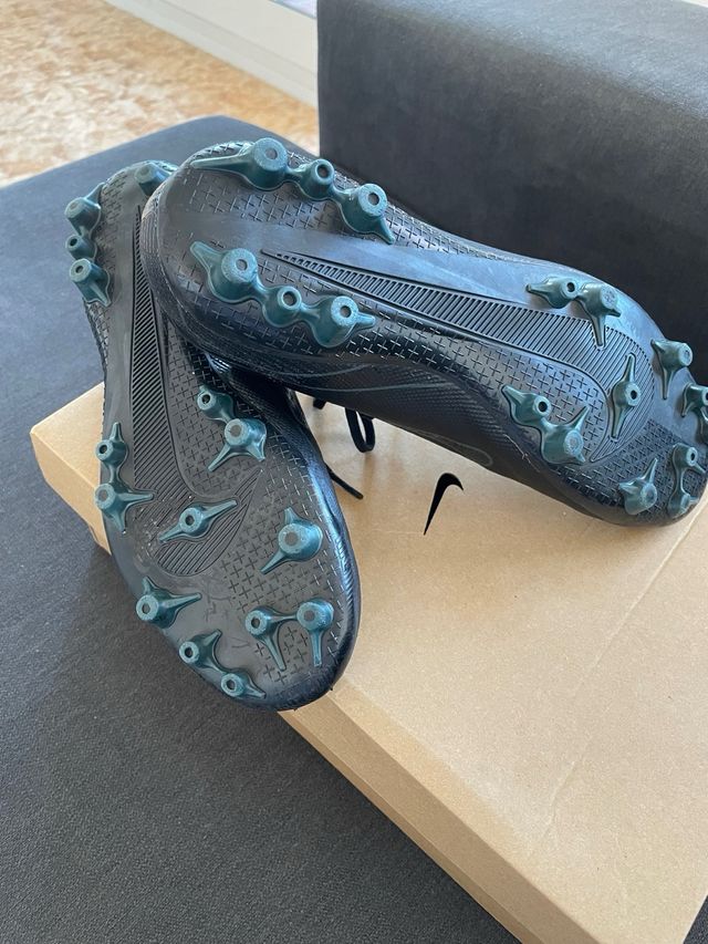 Botas de fútbol Nike Negras