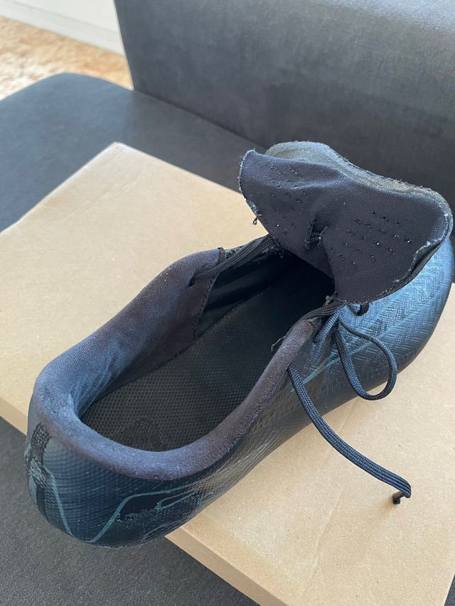 Botas de fútbol Nike Negras