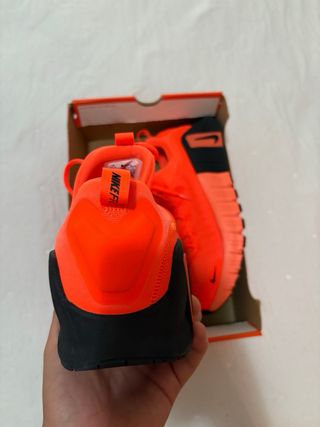 Nike Free Metcon 45.5 Negro/Naranja